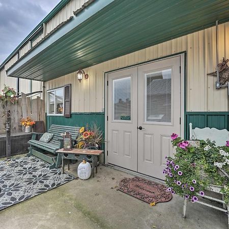 Cozy Goshen Studio Unique Farm Stay! Exterior photo