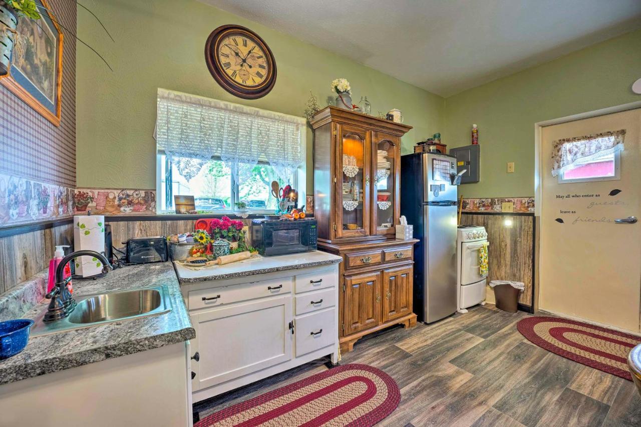 Cozy Goshen Studio Unique Farm Stay! Exterior photo